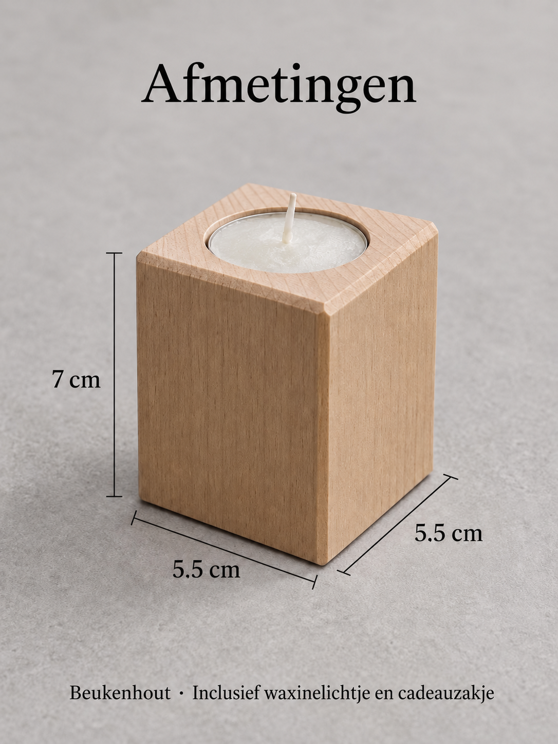 Afmetingen 7 cm hoog × 5,5 cm breed × 5,5 cm diep; inclusief waxinelichtje en cadeauzakje