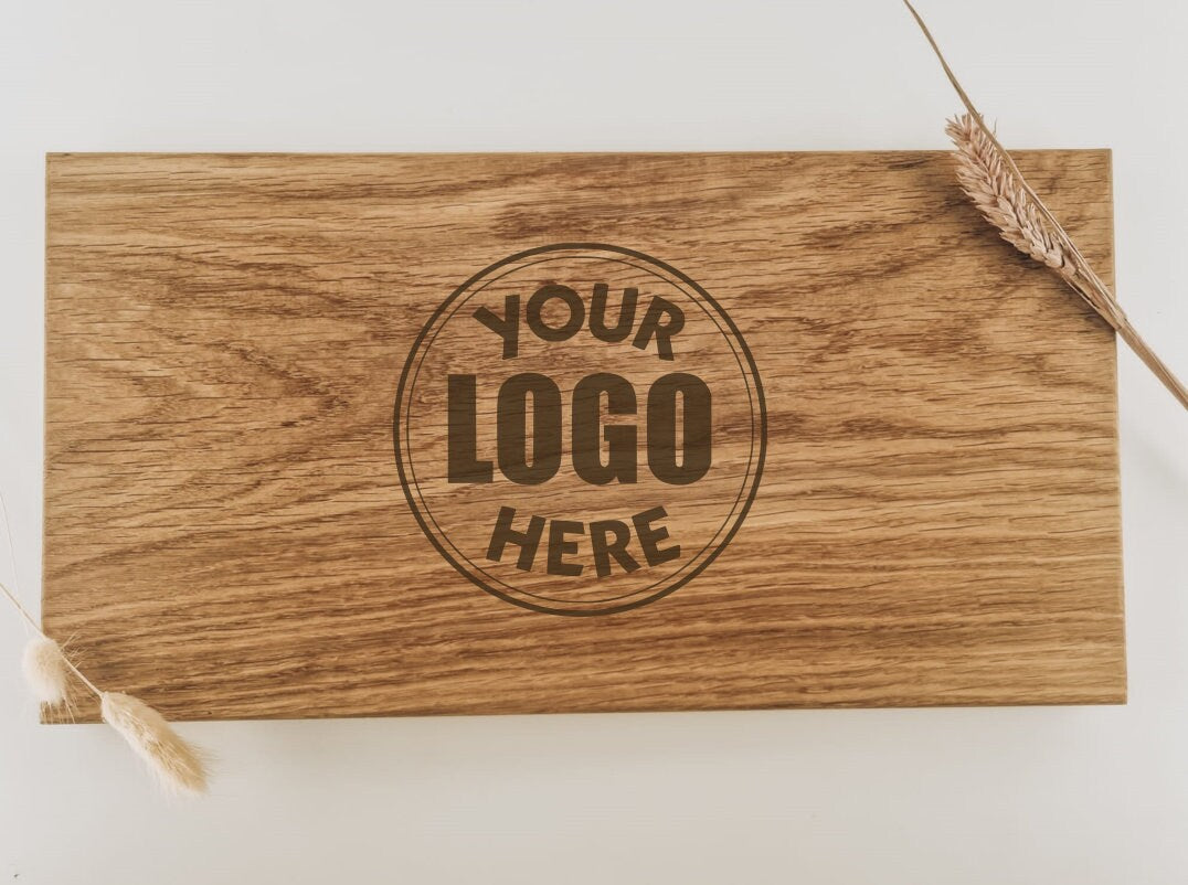 Eiken serveerplank met eigen logo – productvoorbeeld