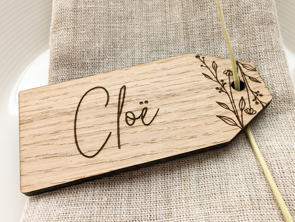 Eiken naamlabels voor kerstdiner en feest – origineel product- en uitvoeringsvoorbeeld 1