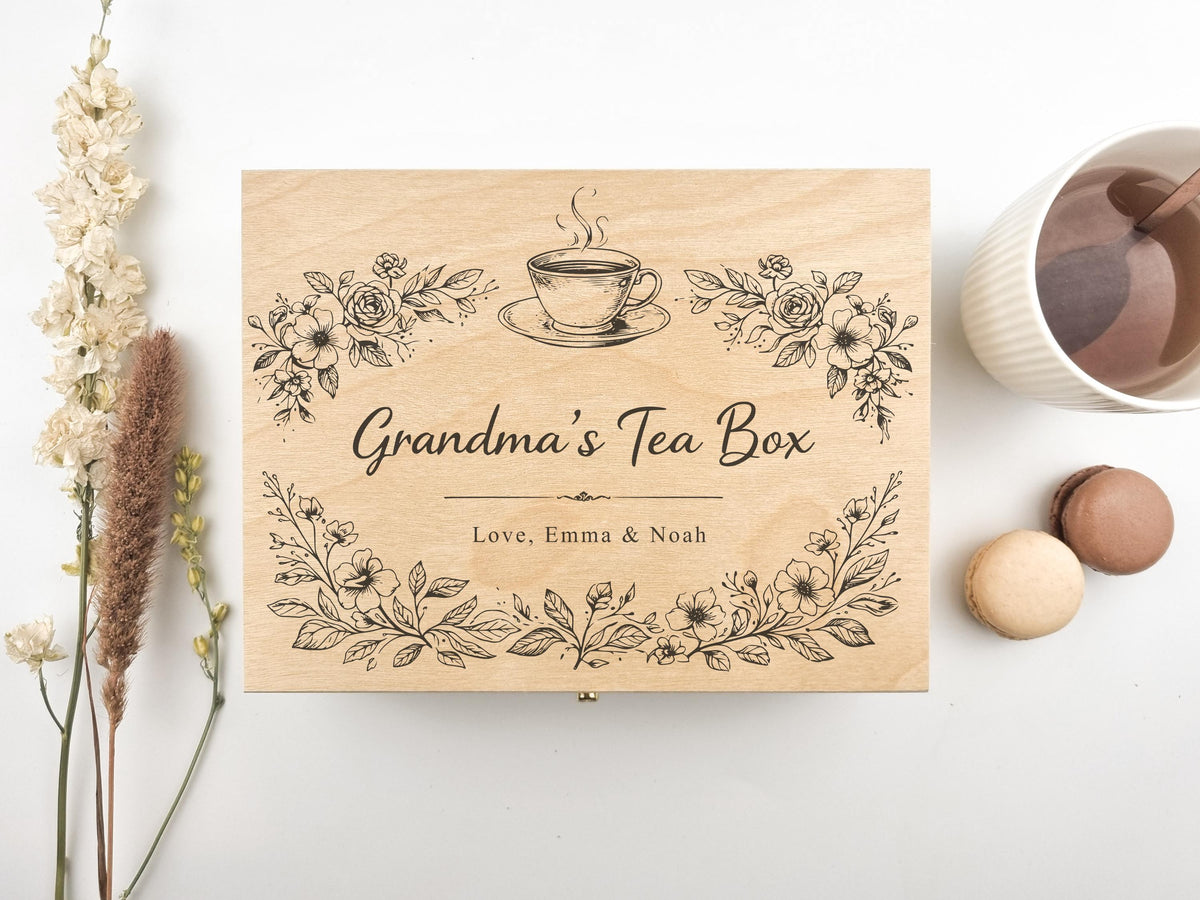 Houten theedoos voor oma met bloemenkrans