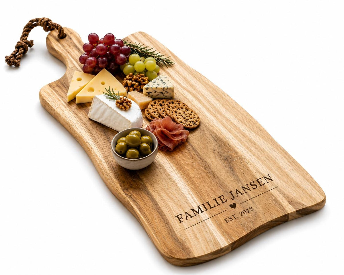 Familieborrelplank met naam of eigen ontwerp – 60 cm – product en originele gravure