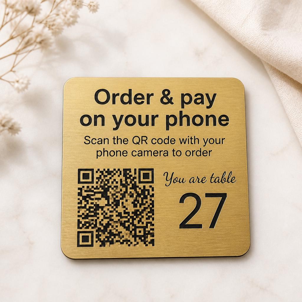 Tafelbordjes met QR-code en logo – 1