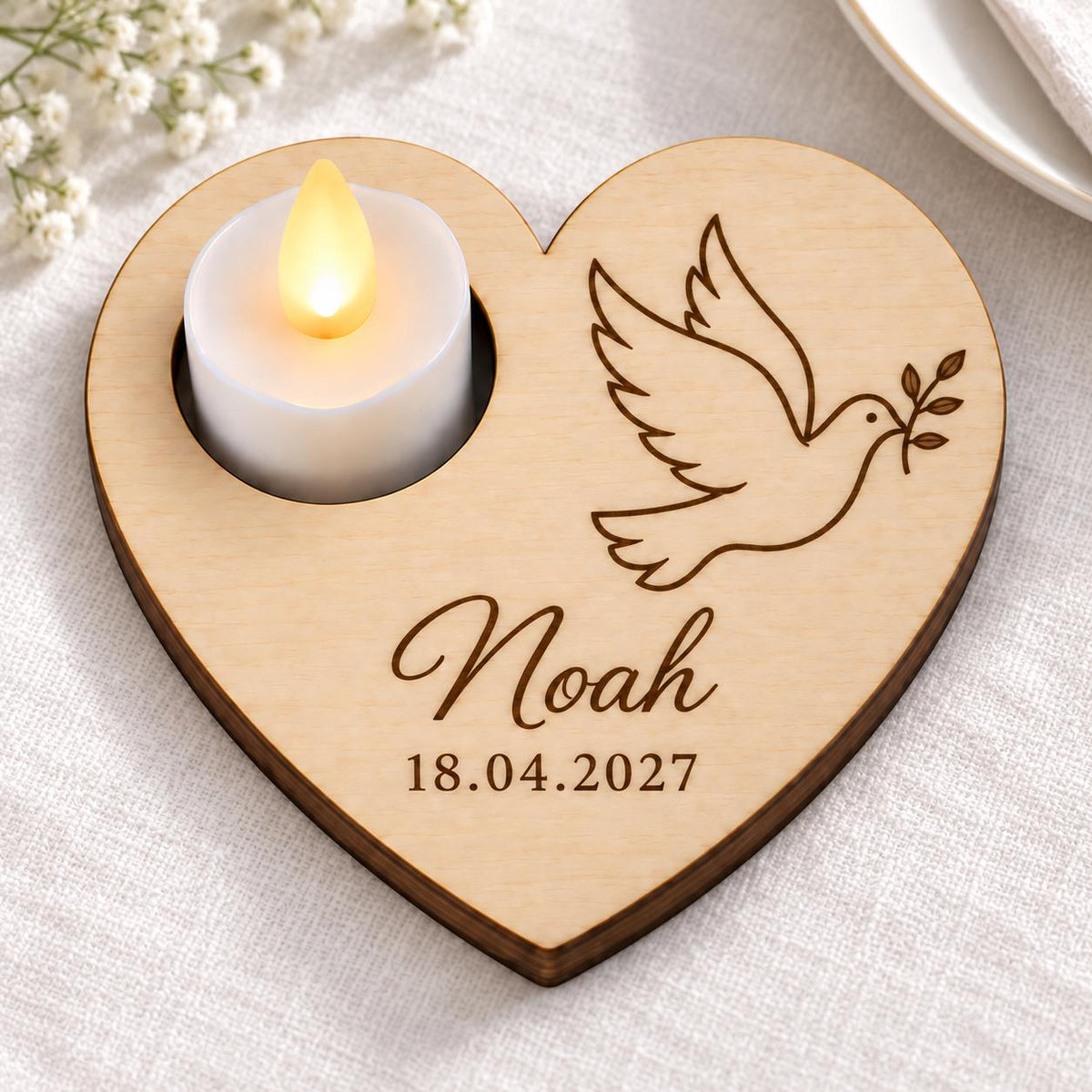 Houten hart met ledlichtje voor doop en communie – product- en ontwerpvoorbeeld 2