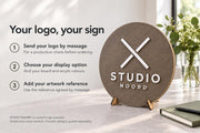 Rond houten logobord met verhoogd acryl-logo – 7