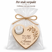 Houten herinneringshart met naam en ledlichtje – origineel product- en uitvoeringsvoorbeeld 6